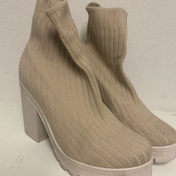 Booties - Picture 4 of 4